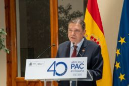 Hoy, en la presentación de un libro conmemorativo sobre la PAC