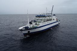 La campaña se inició ayer en Vigo, a bordo del buque Miguel Oliver