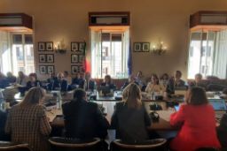 En una reunión celebrada hoy en Roma  