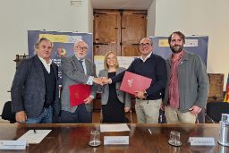 Mediante la firma de una adenda al convenio con los regantes  