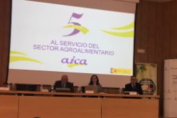HOY, EN UNA JORNADA DE LA ASOCIACIÓN INTERPROFESIONAL DE MELÓN Y SANDÍA, EN TOMELLOSO (CIUDAD REAL) 