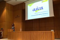 LA DIRECTORA DE LA AICA HA PARTICIPADO EN UNA JORNADA ORGANIZADA POR EL SECTOR LÁCTEO EN VIC (BARCELONA)