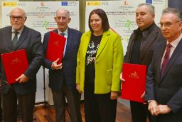 Mediante dos convenios firmados hoy en Badajoz 