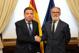 HOY, EN UNA REUNIÓN MANTENIDA EN LA SEDE DEL MINISTERIO