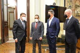 Hoy, en la sede del ministerio 