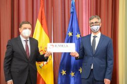 Hoy, en la presentación de la nueva contraetiqueta