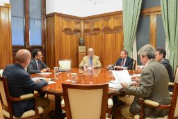 Hoy, en la sede del ministerio 