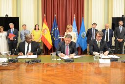 Hoy, en Madrid, junto a representantes de la FAO y del COI