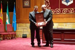 En la recepción de la distinción “Tomás de Aquino”, en Córdoba 