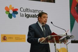 Hoy, en la inauguración de la jornada “Cultivamos la igualdad”