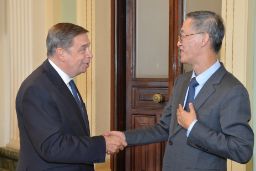 Reunido hoy con el embajador chino, Yao Jing