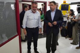 El ministro ha viajado hoy a Gran Canaria para conocer de primera mano la evolución del incendio de Valleseco