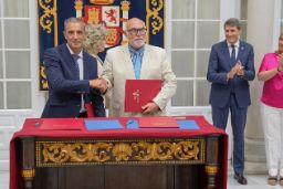 Mediante la firma de tres nuevos convenios con regantes 