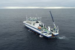 EN COLABORACIÓN CON EL INSTITUTO PORTUGUÉS DO MAR E DA ATMOSFERA