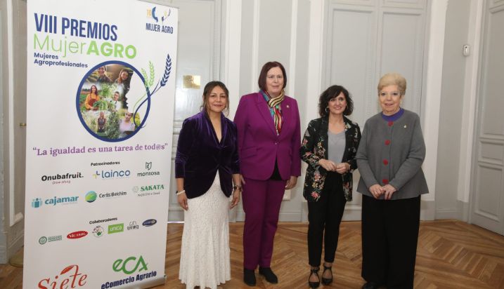 Hoy, en el acto de entrega de la VIII edición de los premios MujerAGRO