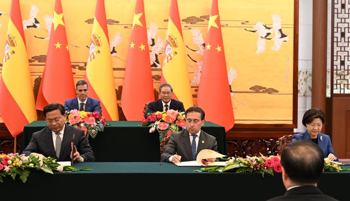 En el marco de la visita del presidente del Gobierno al país asiático 