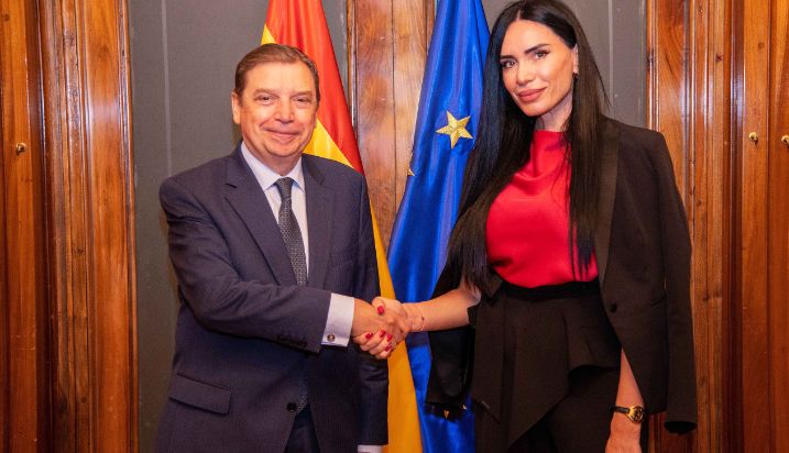Embajadora de Serbia (10)