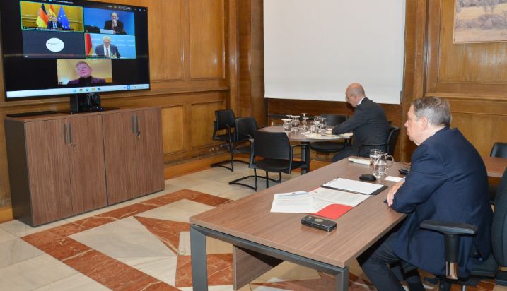 Hoy, en una reunión por videoconferencia