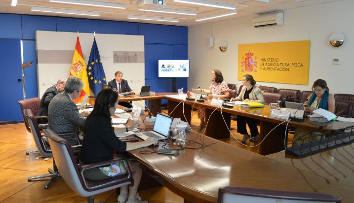 Hoy, presidida por el ministro Luis Planas
