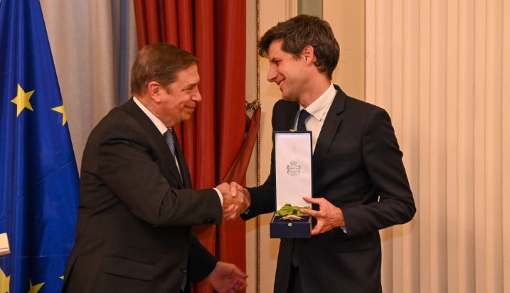 Hoy, en la sede del ministerio