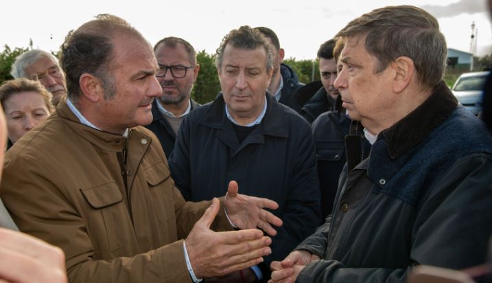 Hoy, en Sevilla, tras una reunión con organizaciones agrarias, cooperativas y el consejero de Agricultura de Andalucía 