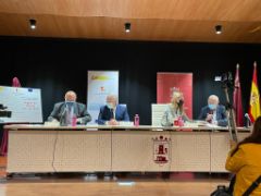 MEDIANTE LA FIRMA DE SENDOS CONVENIOS CON LAS COMUNIDADES DE REGANTES 