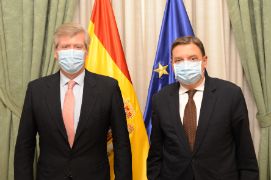 HOY, EN UNA REUNIÓN MANTENIDA EN LA SEDE DEL MINISTERIO 