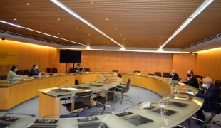 EN UNA REUNIÓN CON LA PLATAFORMA DE AFECTADOS DEL SECTOR AGROALIMENTARIO