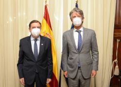 Hoy, en la sede del Ministerio 