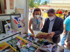 Hoy, en su visita a la Feria del Libro de Madrid 