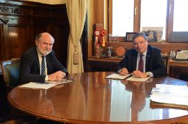 Hoy, en la sede del ministerio  