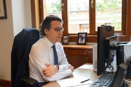 HOY, POR VIDEOCONFERENCIA 