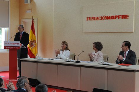 La Guardia Divil recibe el galardón a la "Mejor Gestión medioambiental" de la fundación MAPFRE 02