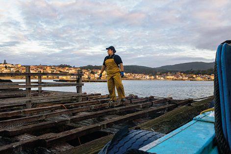 Mujer bateeira en la localidad de Vilanova de Arousa
