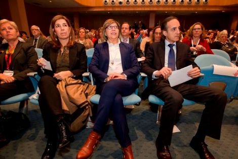 De izq. a dcha. Margarita Pérez Martín, Directora Gral. de Pesca y Acuicultura de la Junta de Andalucía: Susana Rodríguez Carballo, Directora...