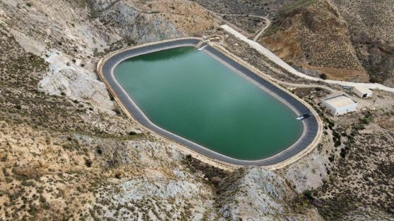 A través de la Sociedad Mercantil Estatal de Infraestructuras Agrarias (SEIASA),