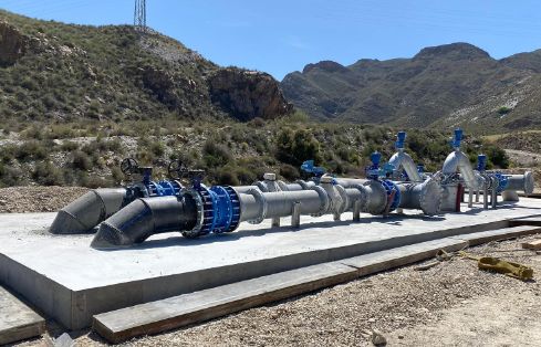 A través de la Sociedad Mercantil Estatal de Infraestructuras Agrarias (SEIASA),