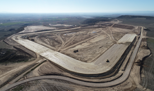 A través de la Sociedad Mercantil Estatal de Infraestructuras Agrarias (SEIASA)