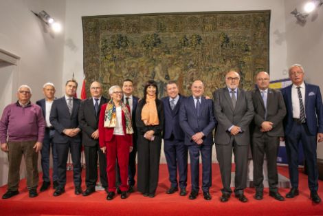 A través de la Sociedad Mercantil Estatal de Infraestructuras Agrarias SEIASA