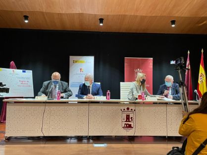 MEDIANTE LA FIRMA DE SENDOS CONVENIOS CON LAS COMUNIDADES DE REGANTES 