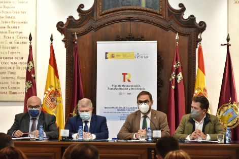 MEDIANTE LA FIRMA DE SENDOS CONVENIOS CON LAS COMUNIDADES DE REGANTES 