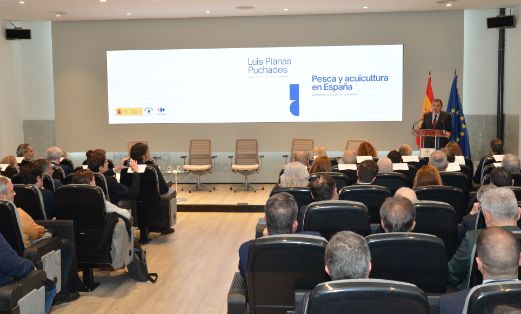 En la clausura de una jornada sobre economía azul en pesca y acuicultura