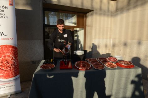 Hoy, en la clausura del acto de presentación de los programas europeos de promoción del jamón ibérico 