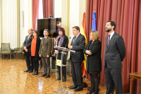 EN LA FIRMA DEL CONVENIO DE ADHESIÓN DE LA JUNTA DE EXTREMADURA 