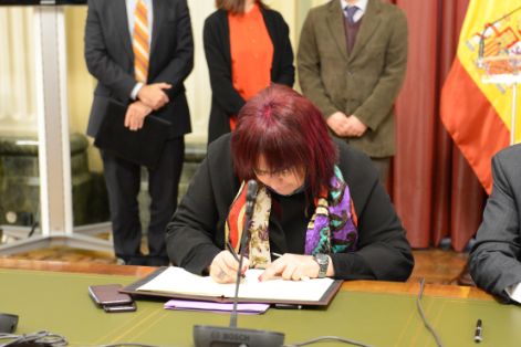 EN LA FIRMA DEL CONVENIO DE ADHESIÓN DE LA JUNTA DE EXTREMADURA 