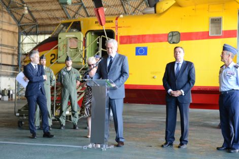 Hoy, en la visita, junto al comisario europeo a los medios que el Gobierno aporta al programa europeo de incendios forestales 