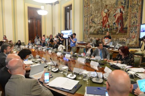 PRESIDIDA POR EL MINISTRO LUIS PLANAS 