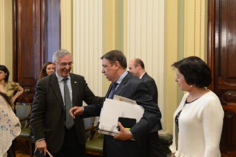 PRESIDIDA POR EL MINISTRO LUIS PLANAS 