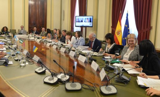 BAJO LA PRESIDENCIA DEL MINISTRO LUIS PLANAS 