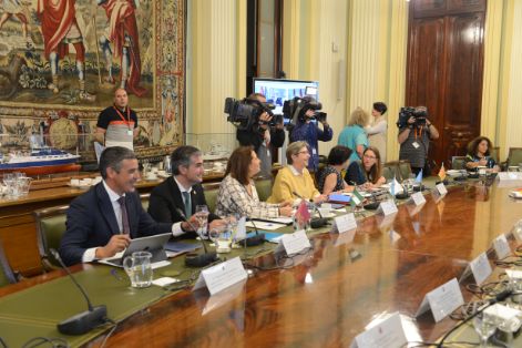 BAJO LA PRESIDENCIA DEL MINISTRO LUIS PLANAS 